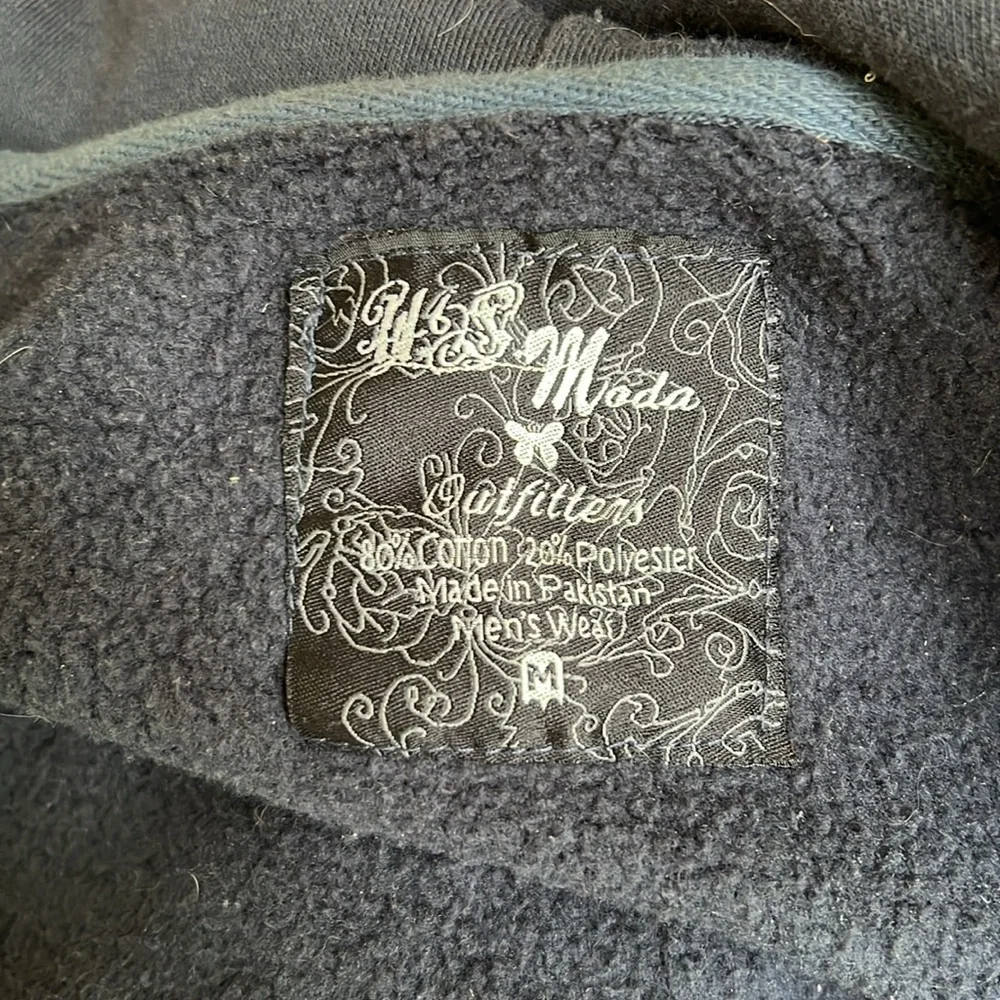 Medium size navy New York zip hoodie. - Picture 3 of 3